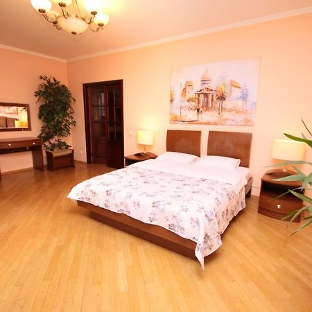 Inn Home Apartments - Livoberezhna Kiev Extérieur photo