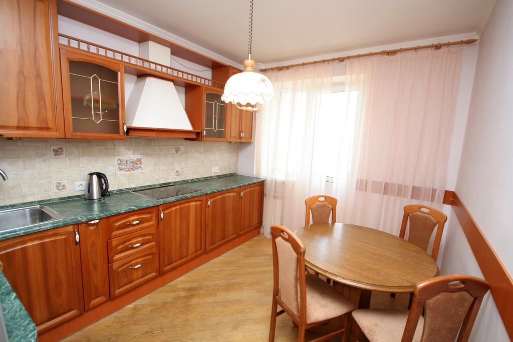 Inn Home Apartments - Livoberezhna Kiev Extérieur photo