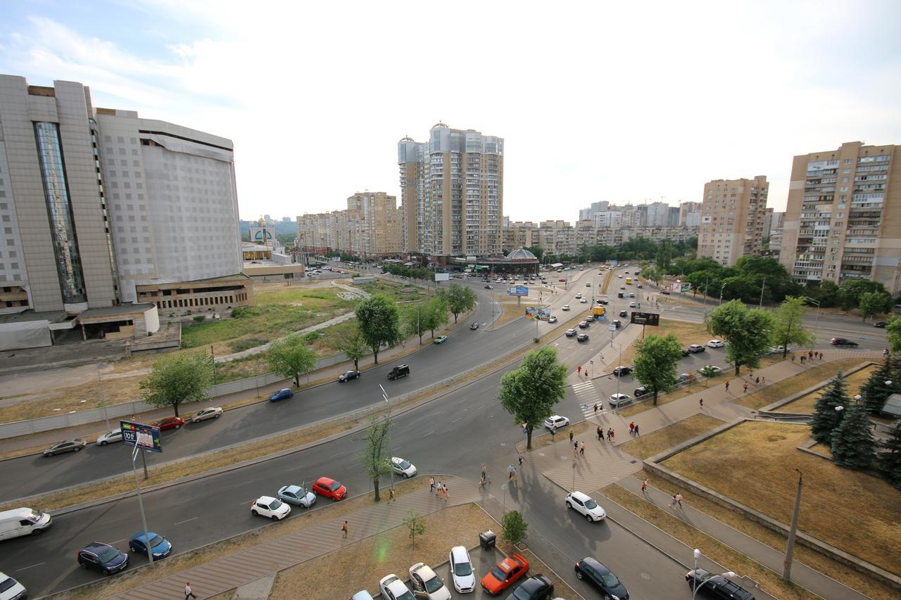 Inn Home Apartments - Livoberezhna Kiev Extérieur photo