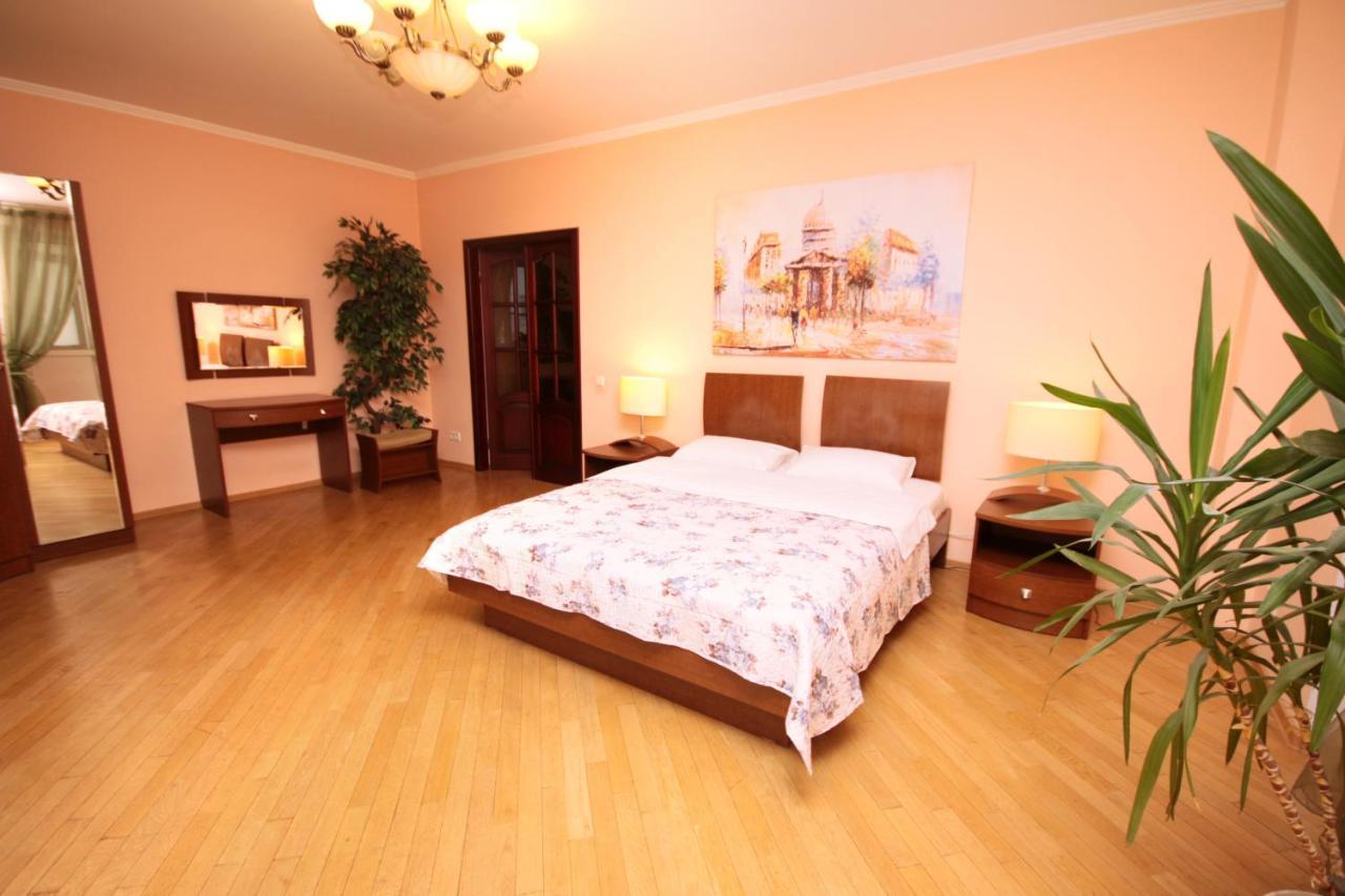 Inn Home Apartments - Livoberezhna Kiev Extérieur photo