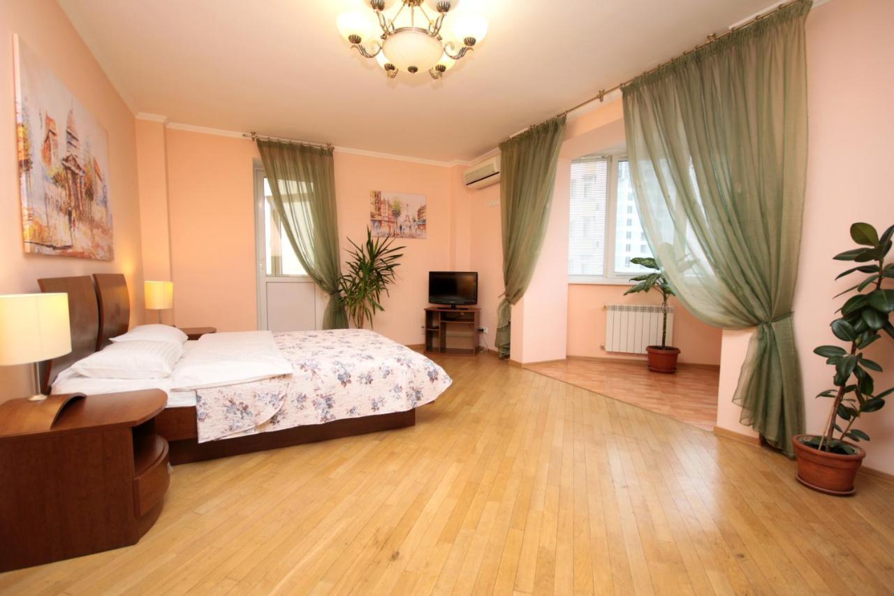 Inn Home Apartments - Livoberezhna Kiev Extérieur photo